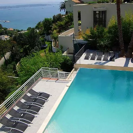 Dom wakacyjny Golfe-juan Sleeps 14 Pool