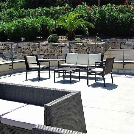 Dom wakacyjny Golfe-juan Sleeps 14 Pool